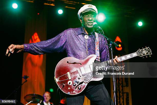 Singer Chuck Berry performs at the 'Les Legendes Du Rock and Roll' concert at the Zenith on November 14, 2008 in Paris, France.