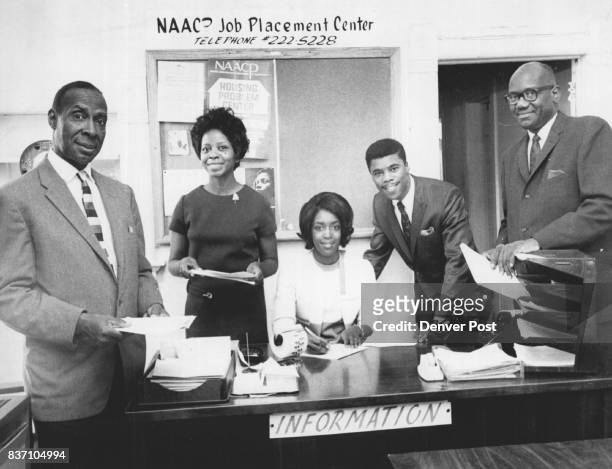 National Association for the Advancement of Colored People officials plans a fund-raising dinner for the NAACP's Metropolitan Council . Working on...