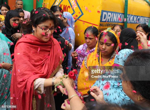 Indian Muslim Women celebrates with BJP political party State Women cell president Actress Loket Chatterjee after Triple Talaq issue Supreme Court...