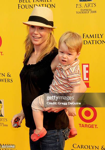 Actress Julie Bowen arrives at the 11th Anniversary Of P.S. Arts "Express Yourself 2008" at the Barker Hanger at the Santa Monica Airport on November...