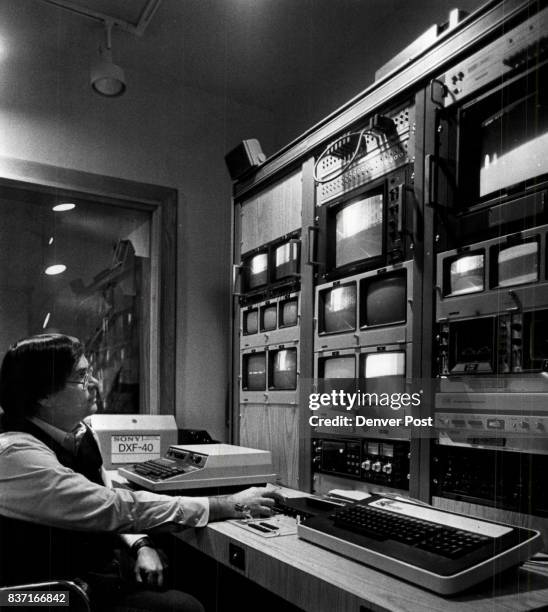 Robyn Freeman Computer Programmer Cable Tv Photos and Premium High Res Pictures - Getty Images