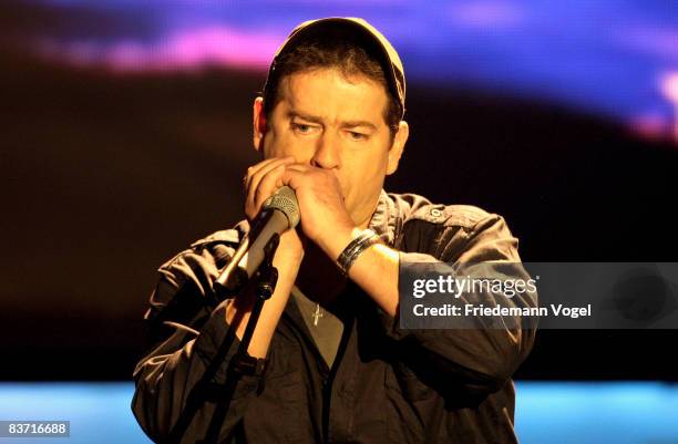 Michael Hirte performs during the semifinal of the TV show 'The Supertalent' on November 15, 2008 in Cologne, Germany.