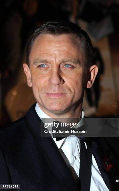 Daniel Craig arrives at the world premiere of the James Bond film 'Quantum of Solace' on October 29, 2008 in Leicester Square, London, England.