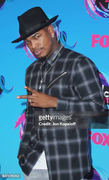 Singer Ne-Yo arrives at the Teen Choice Awards 2017 at Galen Center on August 13, 2017 in Los Angeles, California.