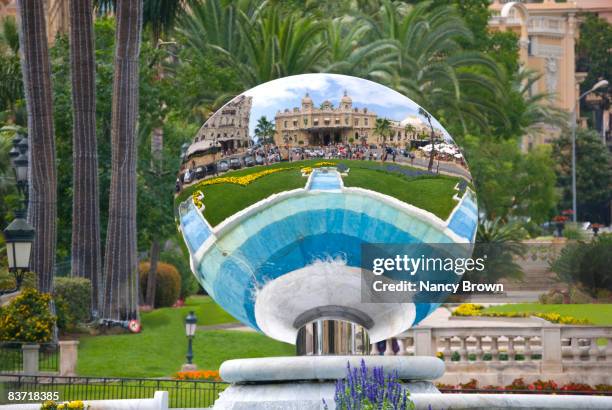 monte carlo casino reflected mirrored sphere - monte carlo casino square photos et images de collection