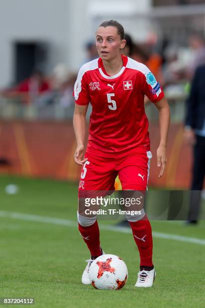 Noelle Maritz of Switzerland controls the ball during the Group C match between Austria and Switzerland during the UEFA Women's Euro 2017 at Stadion...
