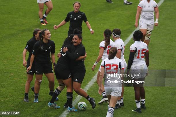 Te Kura Ngata-Aerengamate of New Zealand celebrates with teammates after scoring a try during the Women's Rugby World Cup 2017 Semi Final match...