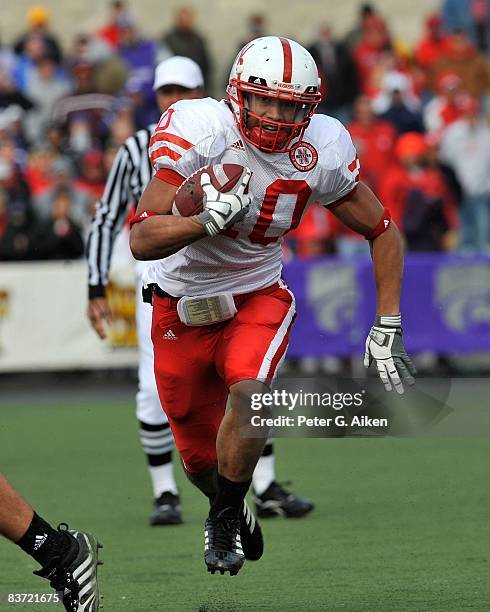 Running back Roy Helu Jr. #10 of the Nebraska Cornhuskers rushes up field against the Kansas State Wildcats during the first quarter on November 15,...