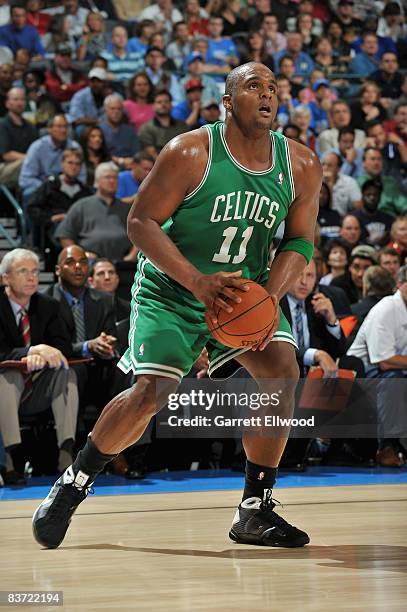 Glen Davis of the Boston Celtics shoots the ball during the game against the Oklahoma City Thunder on November 5, 2008 at the Ford Center in Oklahoma...