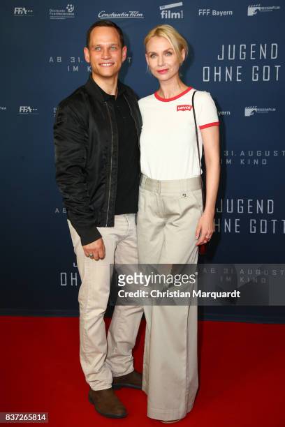 August 22: Vinzenz Kiefer and partner Masha Tokareva attends the premiere of 'Jugend ohne Gott' at Zoo Palast on August 22, 2017 in Berlin, Germany.