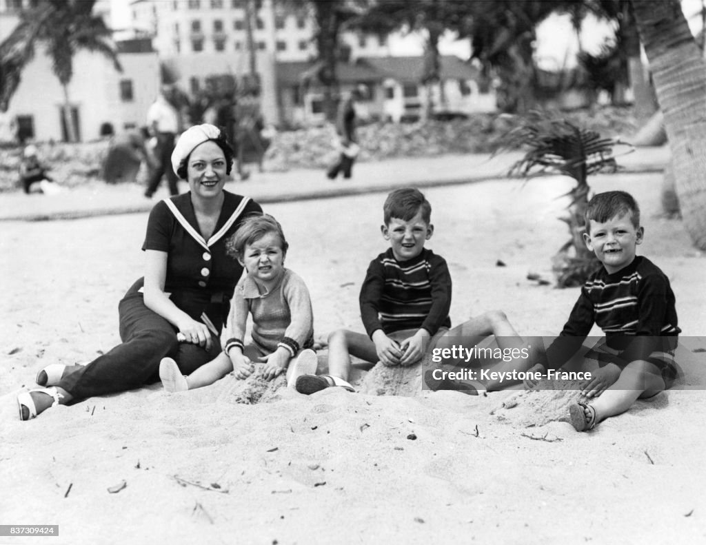 La famille du boxeur Braddock à la plage