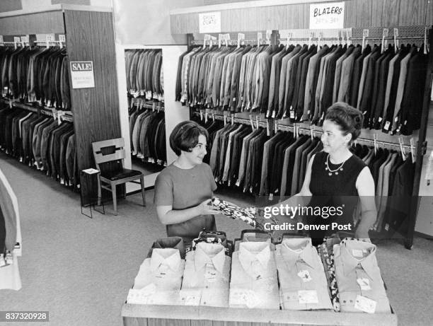 Donna Roche 11 Donna Roche Stock Photos, High-Res Pictures, and Images - Getty Images