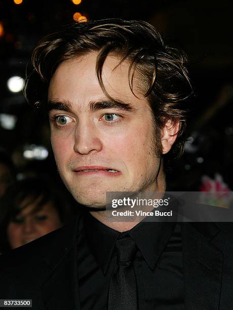 Actor Robert Pattinson attends the premiere of Summit Entertainment's "Twilight" at The Mann Village and Bruin Theatres on November 17, 2008 in...