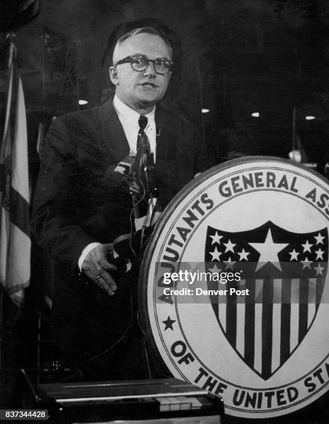 Stan R 24 Stanley R Resor Stock Photos, High-Res Pictures, and Images - Getty ...