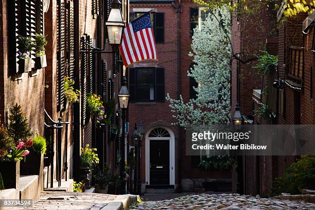 massachusetts, boston, beacon hill, acorn street - beacon hill stock pictures, royalty-free photos & images