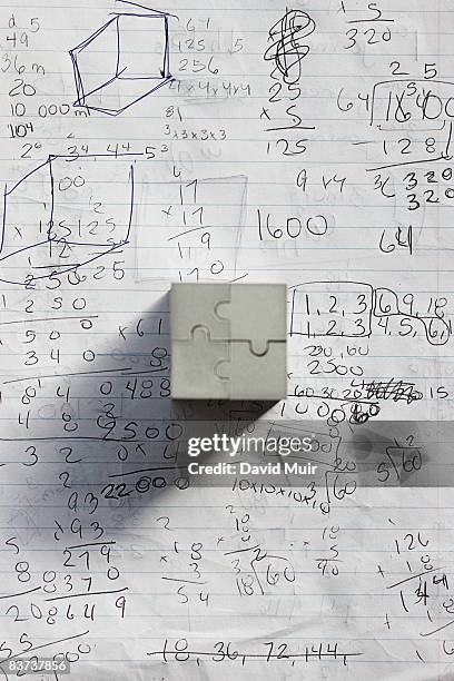 Papper Math Cubu Paper Cube Photos and Premium High Res Pictures - Getty Images