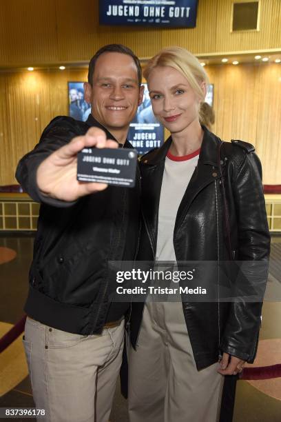 Vinzenz Kiefer and his wife Masha Tokareva attend the premiere of 'Jugend ohne Gott' at Zoo Palast on August 22, 2017 in Berlin, Germany.