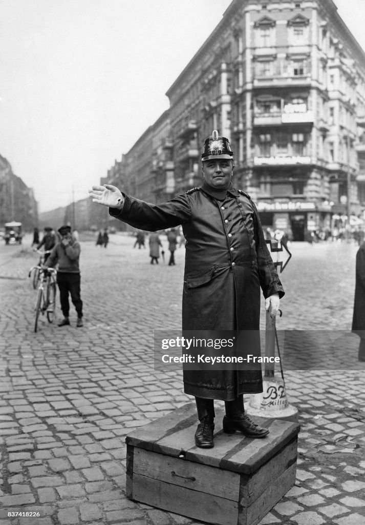 Un agent de la circulation berlinois
