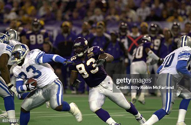 Minnesota defensive tackle John Randle in a 24-17 Vikings win over the Detroit Lions on November 30, 2000 at the Metrodome in Minneapolis, Minnesota.