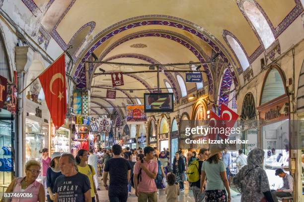 the grand bazaar  shops and cafés  istanbul turkey - província de istambul - fotografias e filmes do acervo