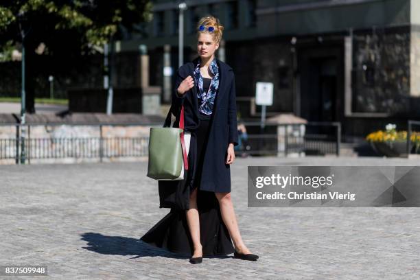 Iben Rask 14,517 Bucket Bag Photos & High Res Pictures - Getty Images