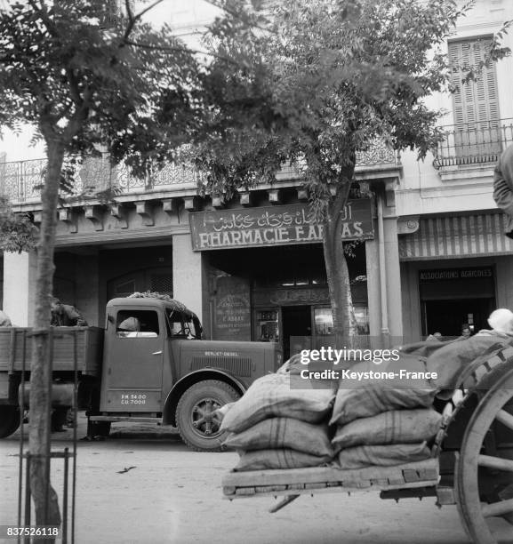 Pharmacie du leader nationaliste Ferhat Abbas, à Sétif, Algérie en 1946.