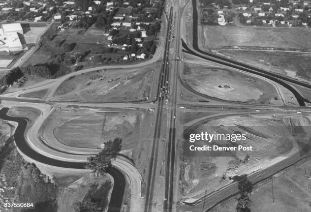 Cloverleaf Cloverleaf Interchange Photos and Premium High Res Pictures - Getty Images