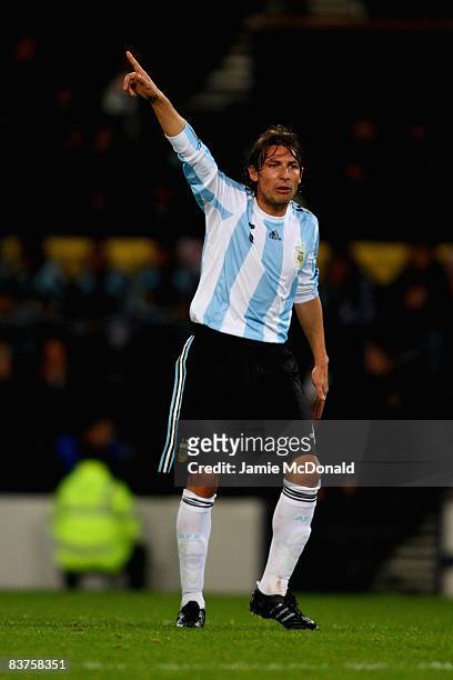 Gabriel Heinze of Argentina gestures during the International Friendly match between Scotland and Argentina at Hampden Park on November 19, 2008 in...