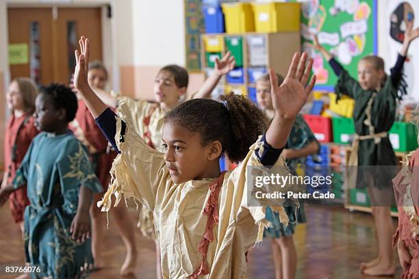 school children in drama class - ensayo fotografías e imágenes de stock