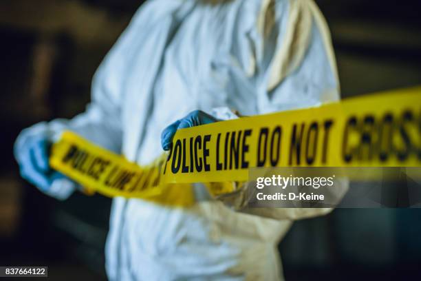 crime scene - forensic science imagens e fotografias de stock