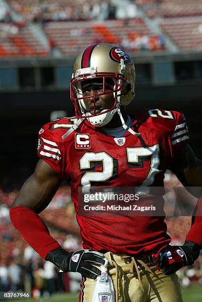 Cornerback Walt Harris of the San Francisco 49ers prior to the NFL game against the St. Louis Rams on Bill Walsh Field at Candlestick Park on...