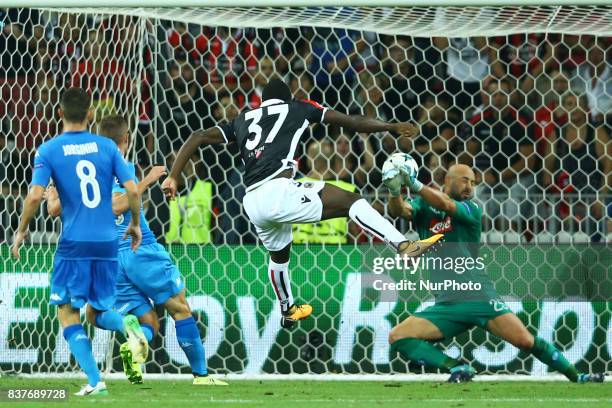 Pepe Reina of Napoli saving on Igniatius Ganago of Nice during the UEFA Champions League play-off football match between Nice and Napoli at the...