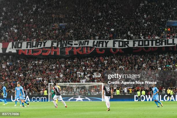 General view with Nice fans behind Pepe Reina of Naples during the UEFA Champions League Qualifying Play-Offs round, second leg match, between OGC...