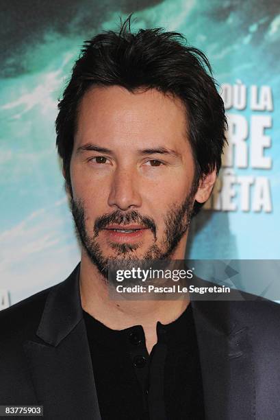 Keanu Reeves Attends The Day The Earth Stood Still Photocall Photos And Premium High Res