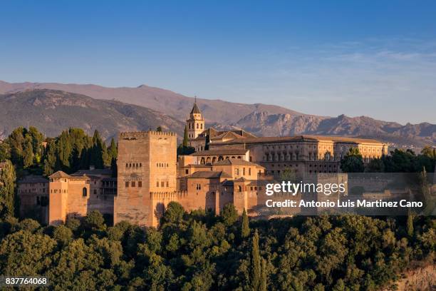 sunset from alhambra from the albaicin - alcazaba von alhambra stock-fotos und bilder