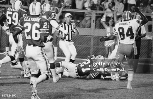 Football - Denver Broncos Broncos' Vince Kinney does a Dance Step for Denver's first Touchdown Bronco running back Dave Preston falls into the end...