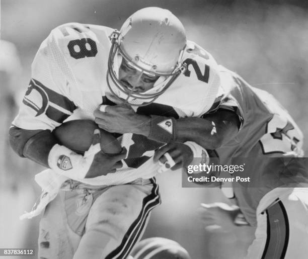 Football - Denver Broncos - 1988 - Game 1 Seahawks 21 Broncos 14 Curt Warner ***** Wks Curt Warner carries for TD, taking bronco RCB Jeremiah...