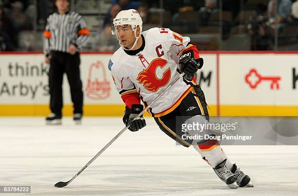 Jarome Iginla of the Calgary Flames skates against the Colorado Avalanche during NHL action at the Pepsi Center on November 20, 2008 in Denver,...