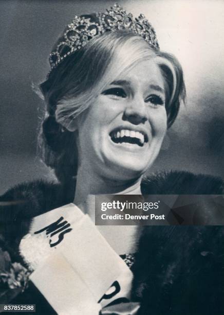 Ms. Ann Miss Universe Coronation Night Photos and Premium High Res Pictures ...