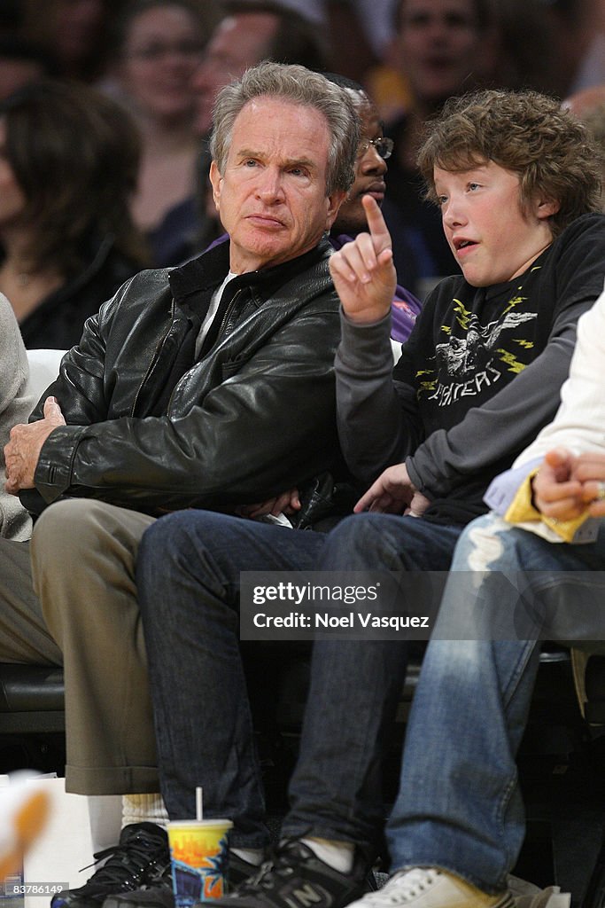 Celebrities At The Lakers Game