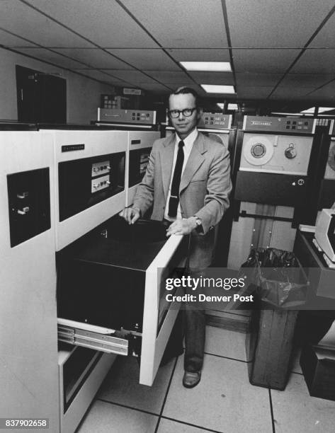 Peter Computer 449 Peter C Lee Stock Photos, High-Res Pictures, and Images - Getty Images