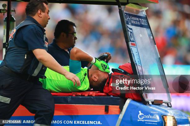 Pedro Gallese goalkeeper of Veracruz reacts after being injured during the sixth round match between Pachuca and Veracruz as part of the Torneo...