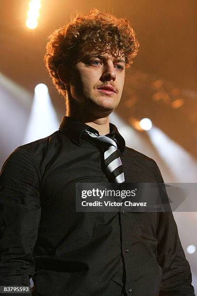 Nicholaus Arson of the Hives performs during Rockampeonato Telcel 2008 at the Palacio de Los Deportes on November 22, 2008 in Mexico City, Mexico.