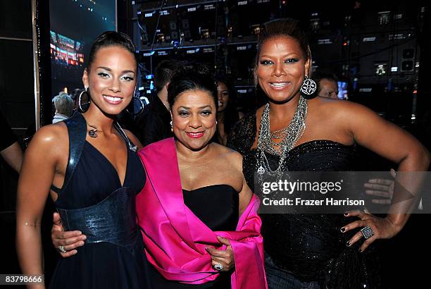 Singers Alicia Keys, Kathleen Battle, and Queen Latifah pose backstage at the 2008 American Music Awards held at Nokia Theatre L.A. LIVE on November...