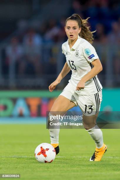 Sara Daebritz of Germany controls the ball during the Group B match between Germany and Sweden during the UEFA Women's Euro 2017 at Rat Verlegh...