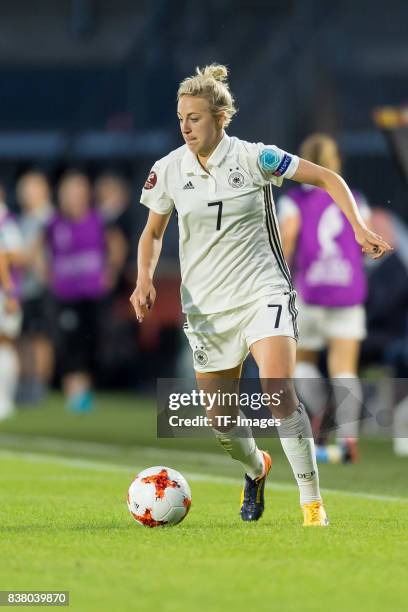 Carolin Simon of Germany controls the ball during the Group B match between Germany and Sweden during the UEFA Women's Euro 2017 at Rat Verlegh...