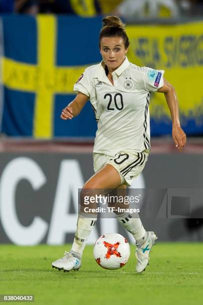 Lina Magull of Germany controls the ball during the Group B match between Germany and Sweden during the UEFA Women's Euro 2017 at Rat Verlegh Stadion...