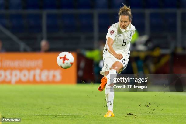 Babett Peter of Germany controls the ball during the Group B match between Germany and Sweden during the UEFA Women's Euro 2017 at Rat Verlegh...