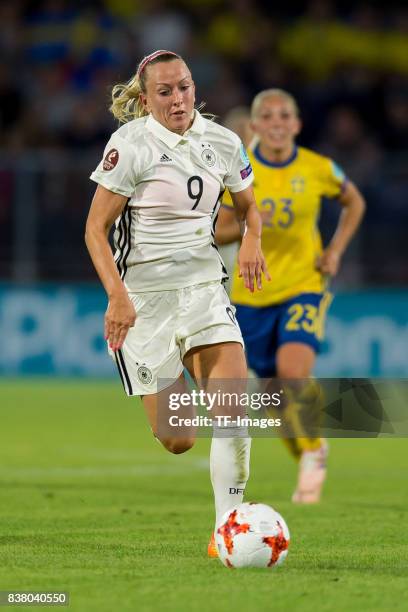 Mandy Islacker of Germany controls the ball during the Group B match between Germany and Sweden during the UEFA Women's Euro 2017 at Rat Verlegh...