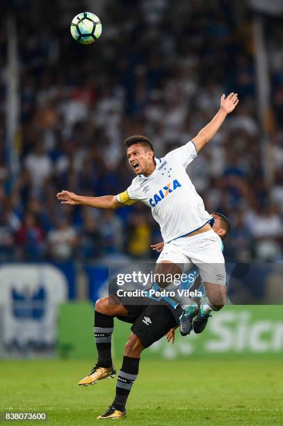 Henrique of Cruzeiro a match between Cruzeiro and Gremio as part of Copa do Brasil Semi-Finals 2017 at Mineirao stadium on August 23, 2017 in Belo...